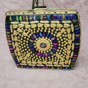 Beaded clutch